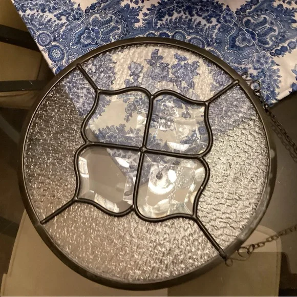 Vintage Clear Stain Glass Round with hanging chain - Picture 8 of 10